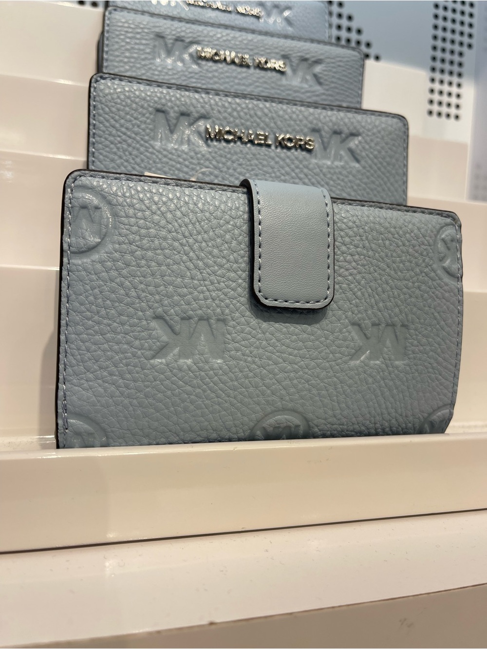 Michael Kors Jet Set Travel Md MK Logo Debossed Bifold Wallet
Pale Ocean 
NWT - Picture 3 of 16